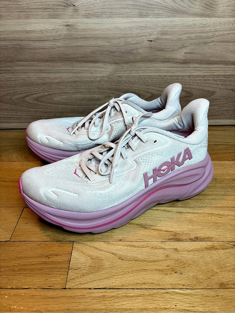 Hoka Clifton 10 Women's Sneakers - Size 9